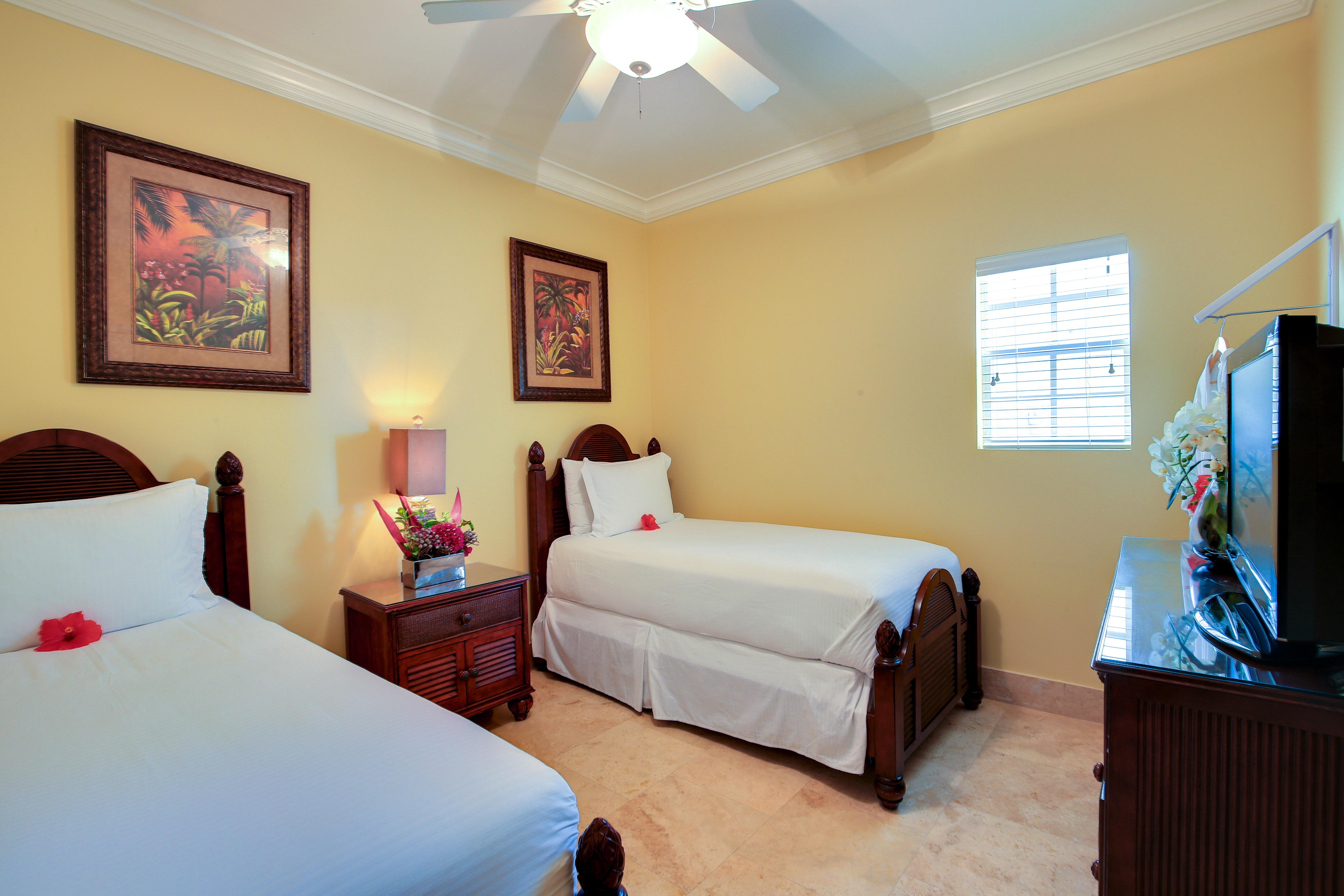 Hotel Windsong On The Reef Grace Bay Exterior foto